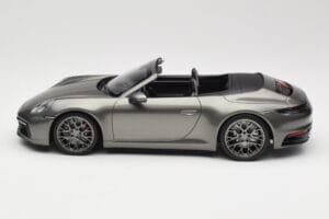 Porsche 911 992 Carrera 4S Кабриолет Mamba Green Metallic Minichamps 1:18 155067337 Метал — снимка 3 от 6