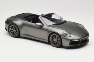 Porsche 911 992 Carrera 4S Кабриолет Mamba Green Metallic Minichamps 1:18 155067337 Метал — снимка 4 от 6