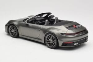 Porsche 911 992 Carrera 4S Кабриолет Mamba Green Metallic Minichamps 1:18 155067337 Метал — снимка 5 от 6