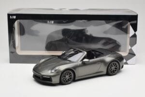 Porsche 911 992 Carrera 4S Кабриолет Mamba Green Metallic Minichamps 1:18 155067337 Метал — снимка 6 от 6