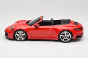 Porsche 911 992 Carrera 4S Кабриолет Червен Minichamps 1:18 155067331 Метал — снимка 3 от 6