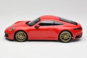 Porsche 911 992 Carrera 4S Guards Червен & Златни Джанти Minichamps 1:18 153067328 Метал — снимка 3 от 6