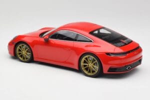 Porsche 911 992 Carrera 4S Guards Червен & Златни Джанти Minichamps 1:18 153067328 Метал — снимка 5 от 6
