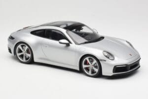 Porsche 911 992 Carrera 4S Сребрист Minichamps 1:18 155067322 Метал — снимка 4 от 6