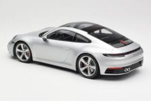 Porsche 911 992 Carrera 4S Сребрист Minichamps 1:18 155067322 Метал — снимка 5 от 6