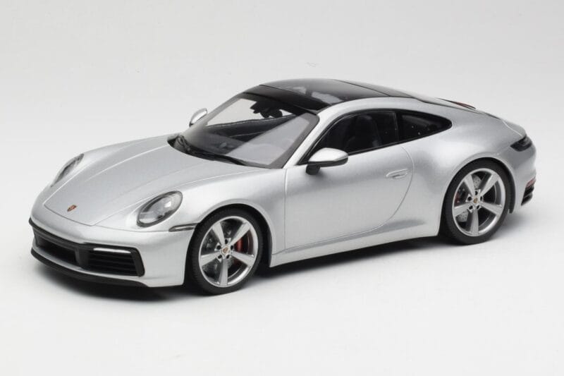 Porsche 911 992 Carrera 4S Сребрист Minichamps 1:18 155067322 Метал