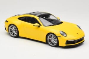 Porsche 911 992 Carrera 4S Жълт Minichamps 1:18 155067320 Метал — снимка 4 от 6