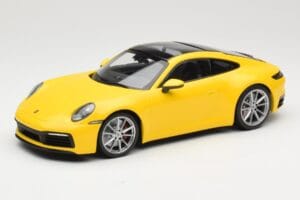 Porsche 911 992 Carrera 4S Жълт Minichamps 1:18 155067320 Метал