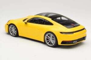 Porsche 911 992 Carrera 4S Жълт Minichamps 1:18 155067320 Метал — снимка 5 от 6
