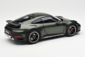 Porsche 911 992 Dakar Oak Зелен Металик Norev 1:18 187241 Метал — снимка 3 от 9