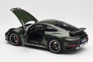Porsche 911 992 Dakar Oak Зелен Металик Norev 1:18 187241 Метал — снимка 6 от 9