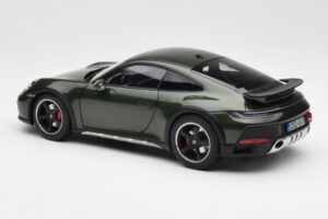Porsche 911 992 Dakar Oak Зелен Металик Norev 1:18 187241 Метал — снимка 8 от 9