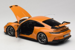Porsche 911 992 GT3 Bahama Yellow Norev 1:18 187387 Метал — снимка 5 от 8
