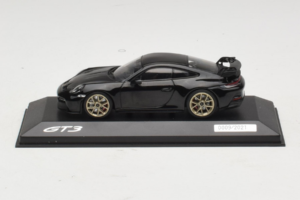 Porsche 911 992 GT3 Черен Със Златни Джанти Minichamps 1:43 WAP0201520M007 Метал