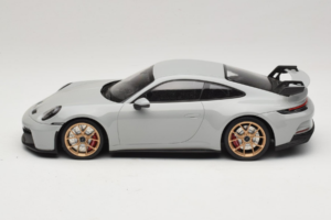Porsche 911 992 GT3 Chalk Златни Джанти Minichamps 1:18 117069001 Метал — снимка 3 от 6