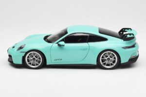 Porsche 911 992 GT3 Mint Зелен Norev 1:18 187316 Метал — снимка 4 от 8