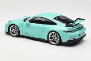 Porsche 911 992 GT3 Mint Зелен Norev 1:18 187316 Метал — снимка 7 от 8