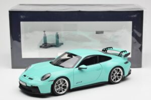 Porsche 911 992 GT3 Mint Зелен Norev 1:18 187316 Метал — снимка 8 от 8