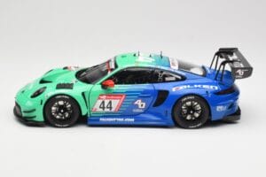 Porsche 911 992 GT3 R Falken #44 D. Eriksson / T. Heinemann 24 Hours of Nurburgring 2023 Minichamps 1:18 113236344 Метал — снимка 4 от 8