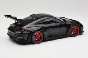 Porsche 911 992 GT3 RS Черен & Червени Джанти & Черен Декор Minichamps 1:18 153062240 Метал — снимка 2 от 6