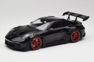 Porsche 911 992 GT3 RS Черен & Червени Джанти & Черен Декор Minichamps 1:18 153062240 Метал