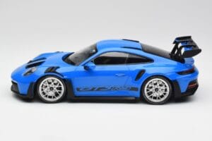 Porsche 911 992 GT3 RS Син & Сребристи Джанти & Черен Декор Minichamps 1:18 153062234 Метал — снимка 3 от 6