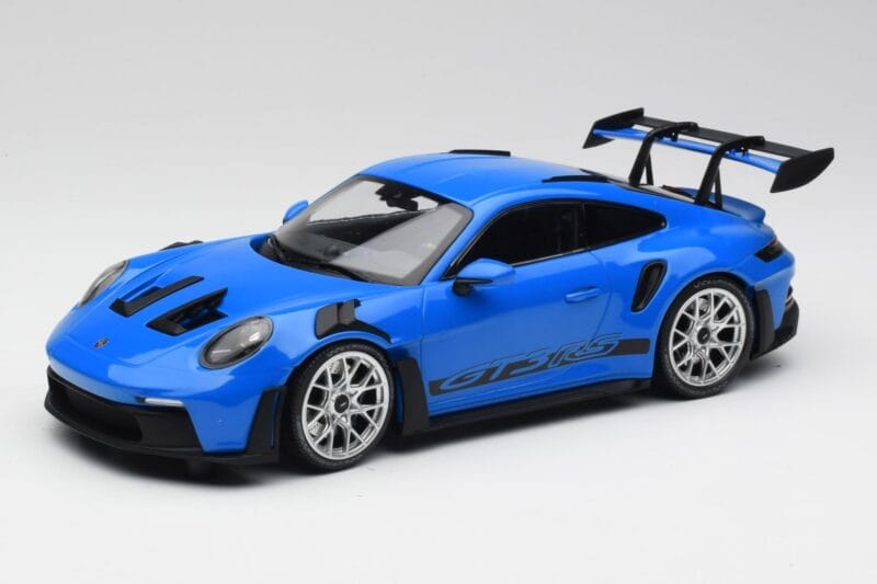 Porsche 911 992 GT3 RS Син & Сребристи Джанти & Черен Декор Minichamps 1:18 153062234 Метал
