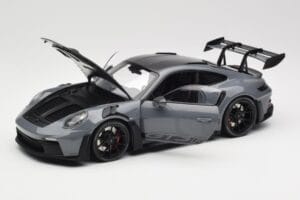 Porsche 911 992 GT3 RS Crayon Weissach Package & Black Wheels Minichamps 1:18 110062024 Метал — снимка 2 от 8