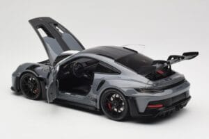 Porsche 911 992 GT3 RS Crayon Weissach Package & Black Wheels Minichamps 1:18 110062024 Метал — снимка 5 от 8