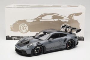 Porsche 911 992 GT3 RS Crayon Weissach Package & Black Wheels Minichamps 1:18 110062024 Метал — снимка 8 от 8