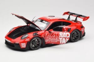Porsche 911 992 GT3 RS Getspeed Race Taxi Guards Red Minichamps 1:18 110062040 Метал — снимка 2 от 8