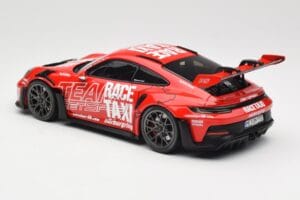 Porsche 911 992 GT3 RS Getspeed Race Taxi Guards Red Minichamps 1:18 110062040 Метал — снимка 7 от 8