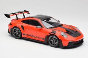 Porsche 911 992 GT3 RS Guards Оранжев & Сребристи Джанти Minichamps 1:18 911992002 Метал — снимка 4 от 6