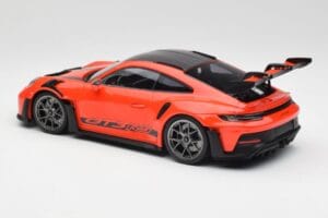 Porsche 911 992 GT3 RS Guards Оранжев & Сребристи Джанти Minichamps 1:18 911992002 Метал — снимка 5 от 6