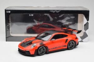 Porsche 911 992 GT3 RS Guards Оранжев & Сребристи Джанти Minichamps 1:18 911992002 Метал — снимка 6 от 6