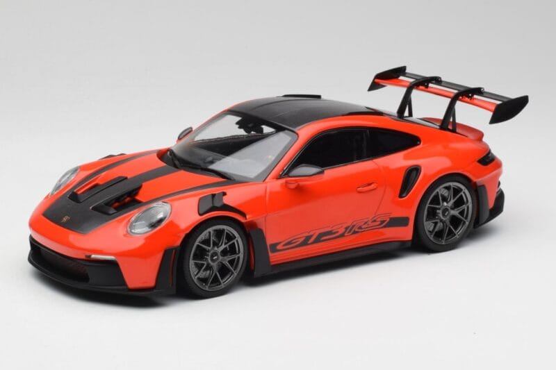 Porsche 911 992 GT3 RS Guards Оранжев & Сребристи Джанти Minichamps 1:18 911992002 Метал