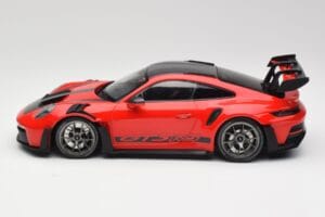 Porsche 911 992 GT3 RS Guards Червен & Сребристи Джанти Weissach Package Minichamps 1:18 153062246 Метал — снимка 3 от 6
