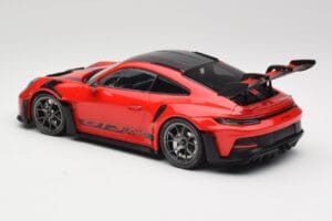 Porsche 911 992 GT3 RS Guards Червен & Сребристи Джанти Weissach Package Minichamps 1:18 153062246 Метал — снимка 5 от 6
