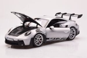Porsche 911 992 GT3 RS Ice Сив Norev 1:18 187359 Метал — снимка 2 от 8