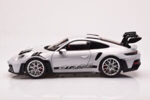 Porsche 911 992 GT3 RS Ice Сив Norev 1:18 187359 Метал — снимка 4 от 8