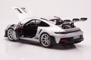Porsche 911 992 GT3 RS Ice Сив Norev 1:18 187359 Метал — снимка 5 от 8