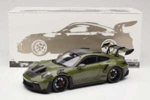 Porsche 911 992 GT3 RS Nato Olive & Black Wheels Minichamps 1:18 110062027 Метал — снимка 8 от 8