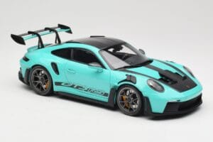 Porsche 911 992 GT3 RS Python Green & Dark Silver Wheels Minichamps 1:18 110062026 Метал — снимка 6 от 8