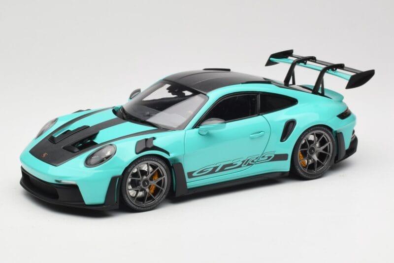 Porsche 911 992 GT3 RS Python Green & Dark Silver Wheels Minichamps 1:18 110062026 Метал