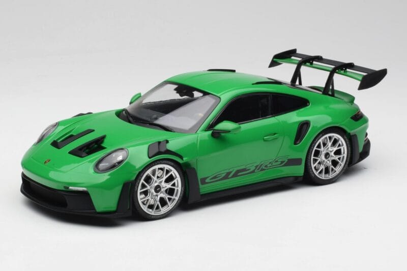 Porsche 911 992 GT3 RS Python Зелен & Сребристи Джанти & Черен Декор Minichamps 1:18 153062235 Метал