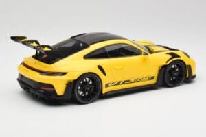 Porsche 911 992 GT3 RS Racing Жълт & Черни Джанти Minichamps 1:18 153062245 Метал — снимка 2 от 6