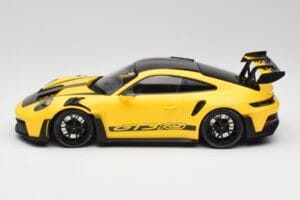 Porsche 911 992 GT3 RS Racing Жълт & Черни Джанти Minichamps 1:18 153062245 Метал — снимка 3 от 6