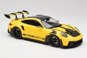 Porsche 911 992 GT3 RS Racing Жълт & Черни Джанти Minichamps 1:18 153062245 Метал — снимка 4 от 6
