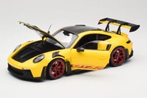 Porsche 911 992 GT3 RS Racing Yellow Weissach Package & Red Wheels Minichamps 1:18 110062025 Метал — снимка 2 от 8