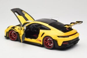 Porsche 911 992 GT3 RS Racing Yellow Weissach Package & Red Wheels Minichamps 1:18 110062025 Метал — снимка 5 от 8